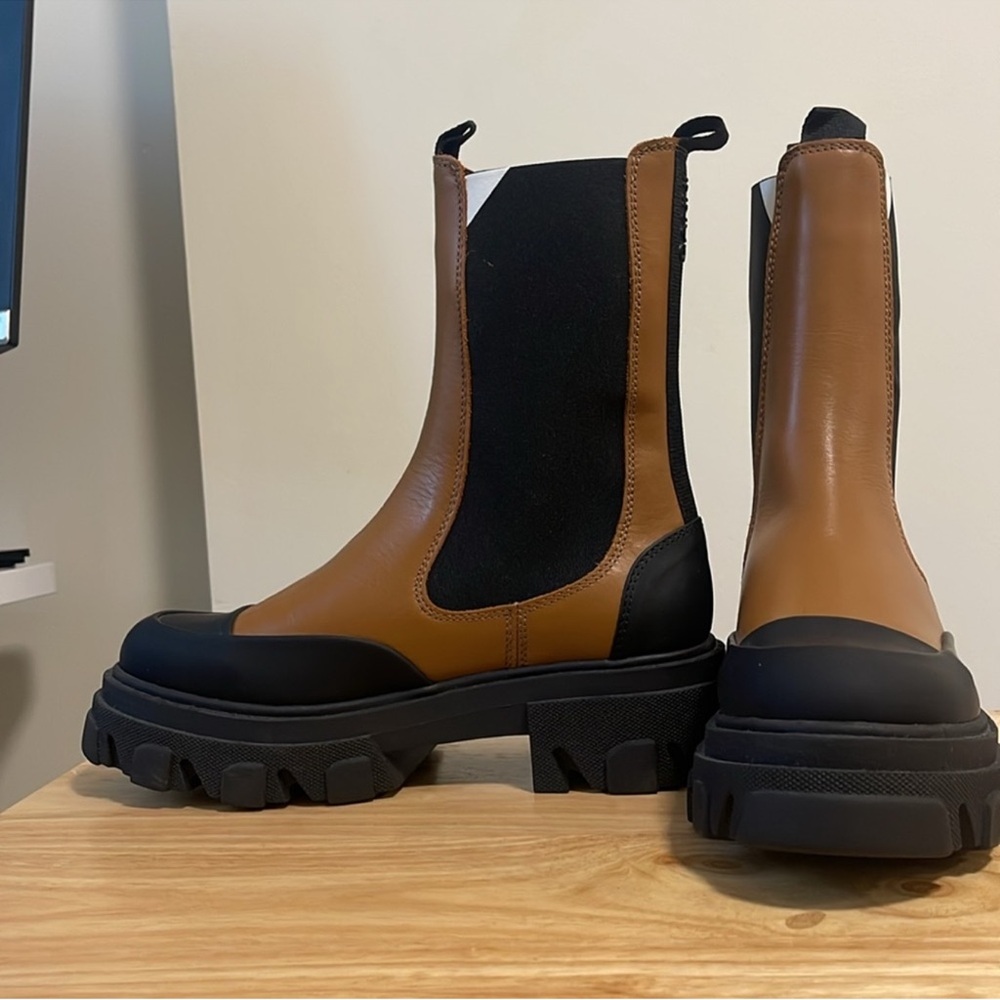 GANNI Brown Leather Chelsea Boots size 39